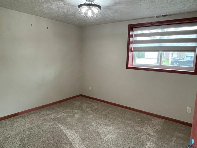 4309 S Pillsberry Ave Avenue, Sioux Falls, SD 57103