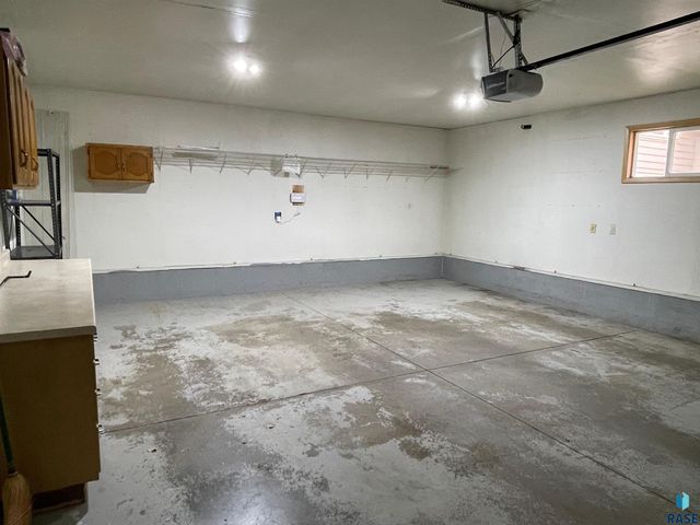 4309 S Pillsberry Ave Avenue, Sioux Falls, SD 57103