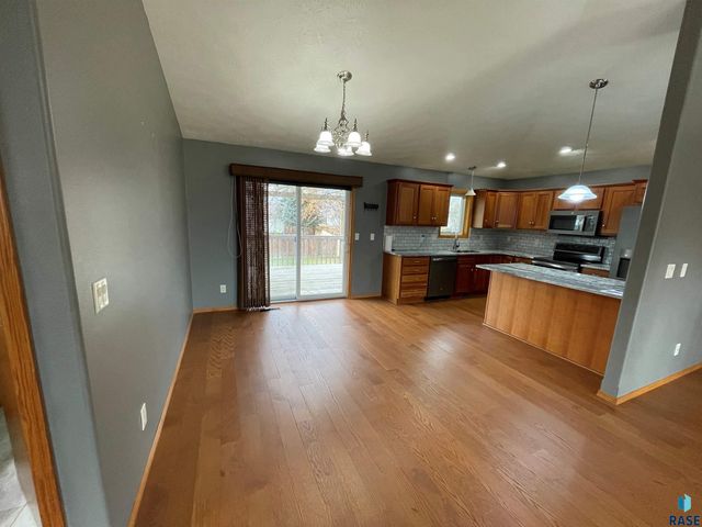 4309 S Pillsberry Ave Avenue, Sioux Falls, SD 57103