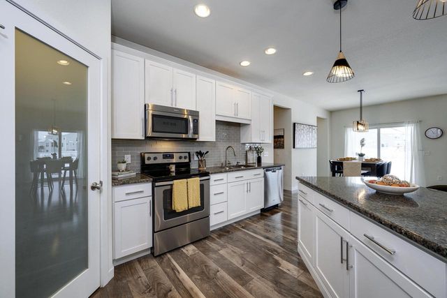 6662 Dusky Glen, Windsor, WI 53598