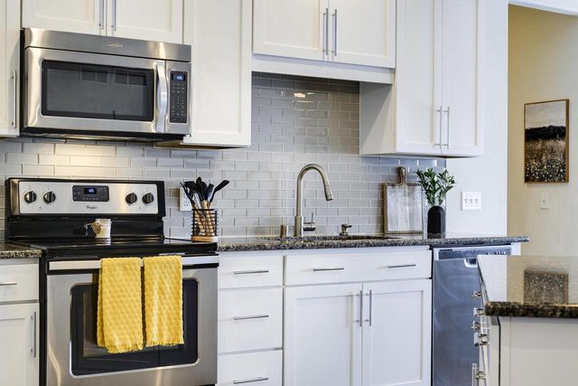 6662 Dusky Glen, Windsor, WI 53598