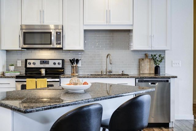 6662 Dusky Glen, Windsor, WI 53598