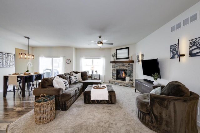 6662 Dusky Glen, Windsor, WI 53598