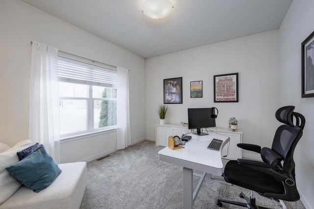 6662 Dusky Glen, Windsor, WI 53598