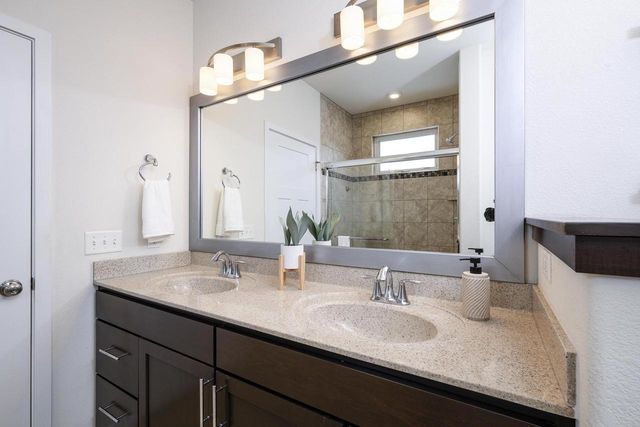 6662 Dusky Glen, Windsor, WI 53598