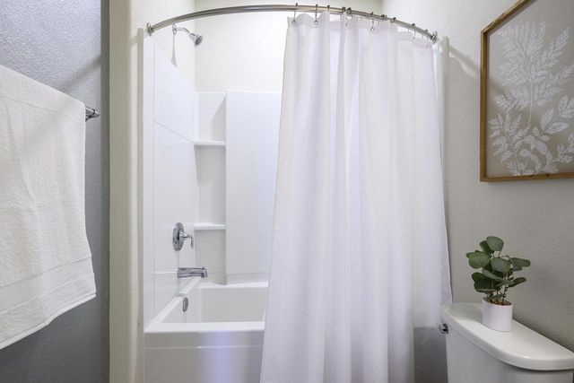 6662 Dusky Glen, Windsor, WI 53598