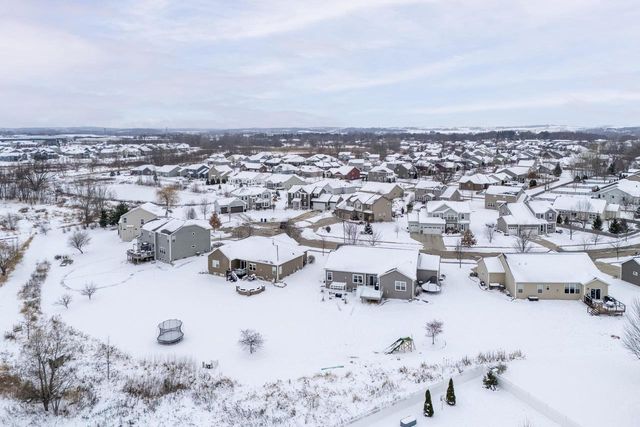 6662 Dusky Glen, Windsor, WI 53598