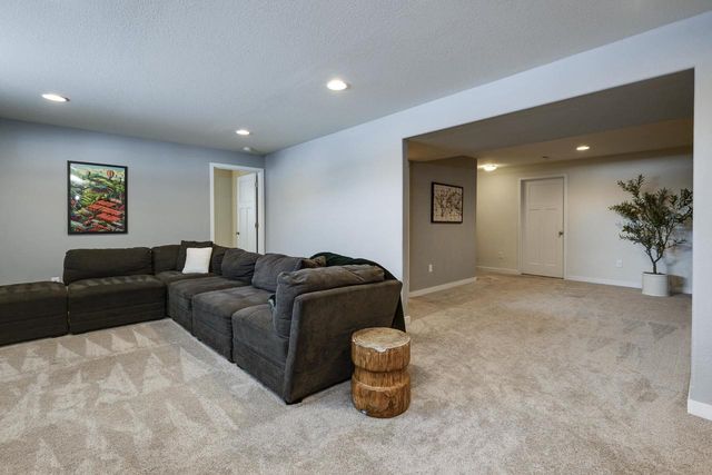 6662 Dusky Glen, Windsor, WI 53598