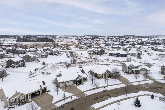 6662 Dusky Glen, Windsor, WI 53598