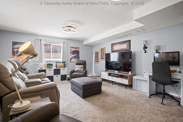 4303 Virginia Avenue Se, Charleston, WV 25304