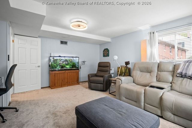 4303 Virginia Avenue Se, Charleston, WV 25304