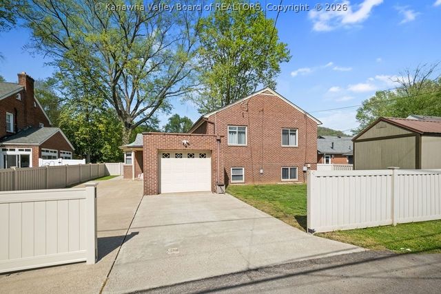 4303 Virginia Avenue Se, Charleston, WV 25304