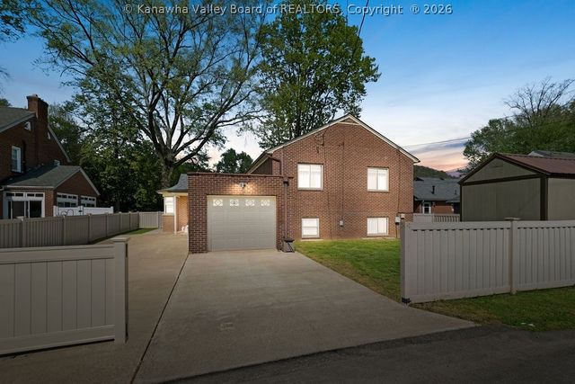 4303 Virginia Avenue Se, Charleston, WV 25304