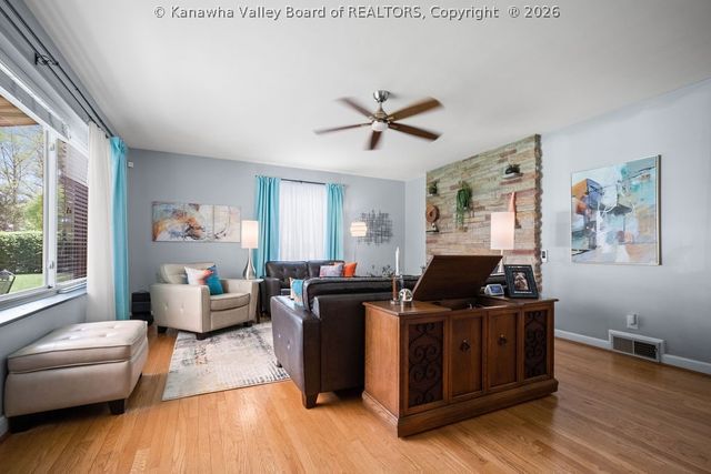 4303 Virginia Avenue Se, Charleston, WV 25304