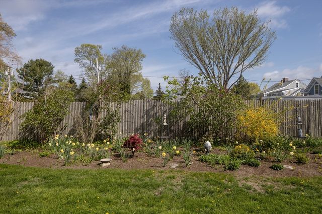 31 Main St, Marion, MA 02738