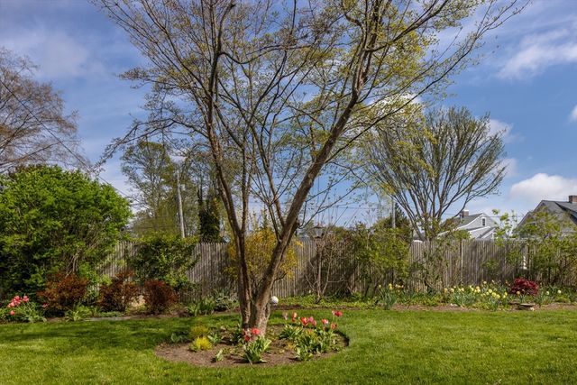 31 Main St, Marion, MA 02738