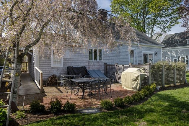 31 Main St, Marion, MA 02738