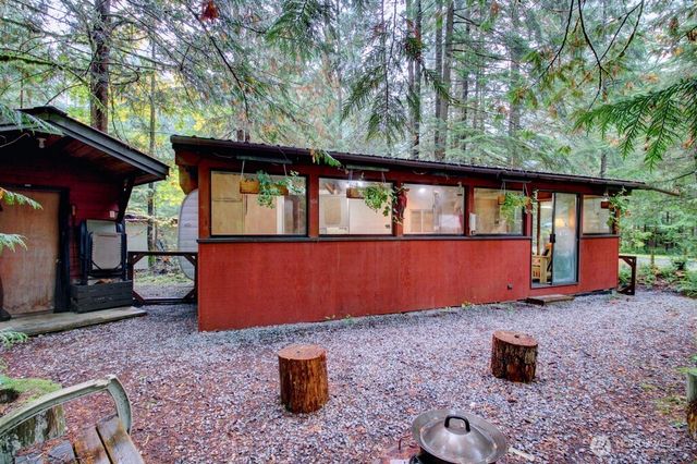 89 Sunset Circle, Deming, WA 98244