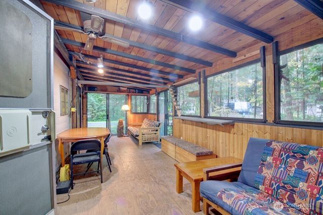 89 Sunset Circle, Deming, WA 98244
