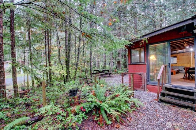 89 Sunset Circle, Deming, WA 98244