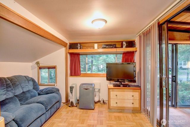 89 Sunset Circle, Deming, WA 98244