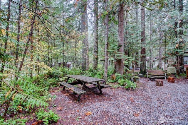 89 Sunset Circle, Deming, WA 98244