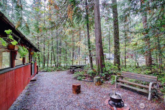 89 Sunset Circle, Deming, WA 98244