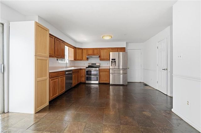 4 Eaver CT, Portsmouth, VA 23703
