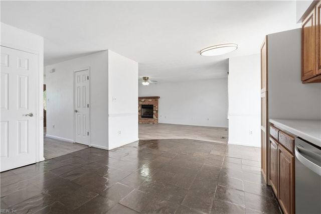 4 Eaver CT, Portsmouth, VA 23703