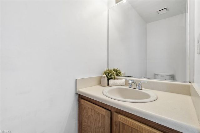 4 Eaver CT, Portsmouth, VA 23703