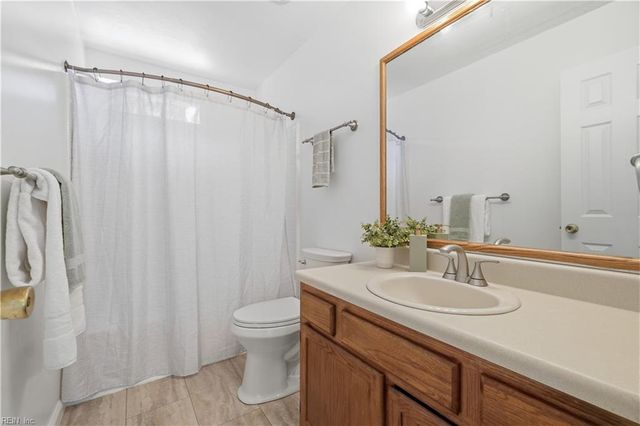 4 Eaver CT, Portsmouth, VA 23703