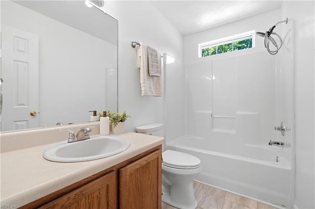 4 Eaver CT, Portsmouth, VA 23703