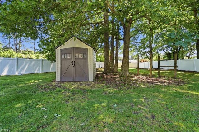 4 Eaver CT, Portsmouth, VA 23703