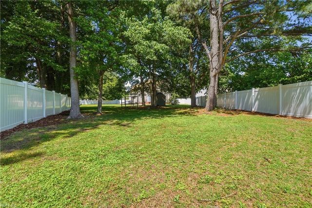 4 Eaver CT, Portsmouth, VA 23703