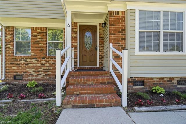 4 Eaver CT, Portsmouth, VA 23703