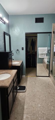 809 Forest Hollow Drive, Hurst, TX 76053