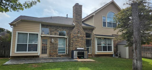 809 Forest Hollow Drive, Hurst, TX 76053