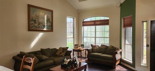 809 Forest Hollow Drive, Hurst, TX 76053