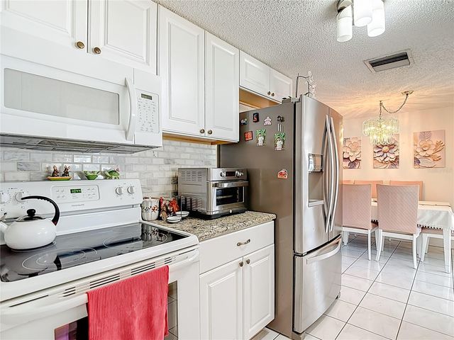 19014 SUNLAKE BOULEVARD, Lutz, FL 33558