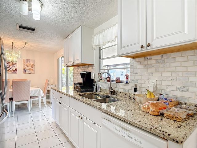 19014 SUNLAKE BOULEVARD, Lutz, FL 33558