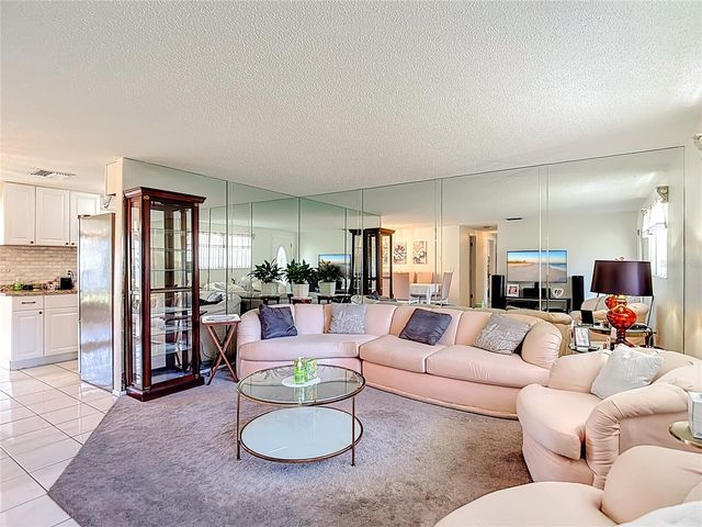 19014 SUNLAKE BOULEVARD, Lutz, FL 33558