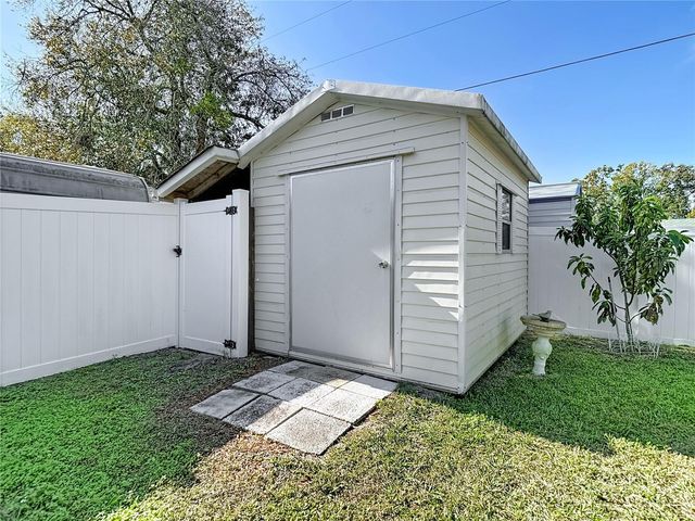 19014 SUNLAKE BOULEVARD, Lutz, FL 33558