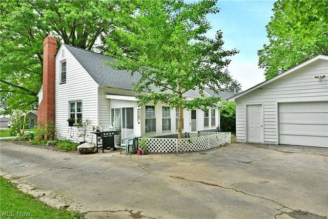 7435 Westview Drive, Youngstown, OH 44512