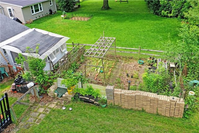 7435 Westview Drive, Youngstown, OH 44512