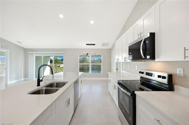 1910 NE 42nd TER, Cape Coral, FL 33909