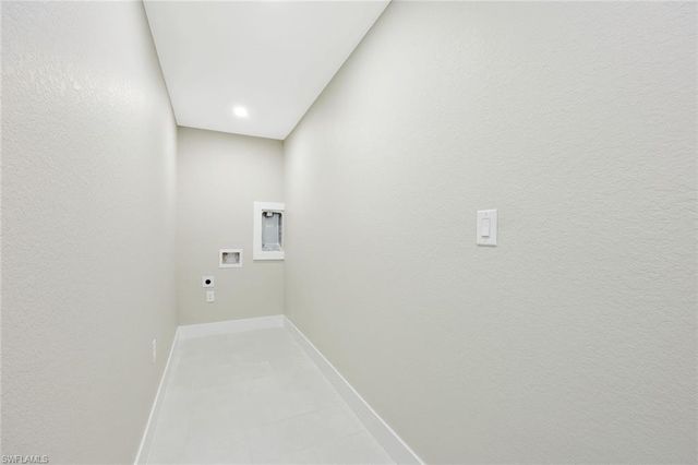 1910 NE 42nd TER, Cape Coral, FL 33909