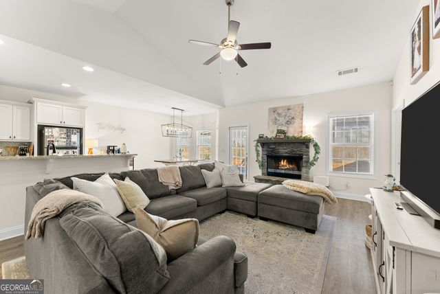 517 Highland Pointe Drive, Alto, GA 30510