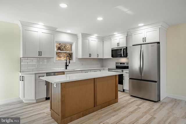 231 LAUREL BRIDGE RD, Landenberg, PA 19350