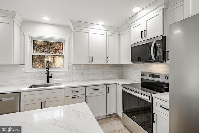 231 LAUREL BRIDGE RD, Landenberg, PA 19350