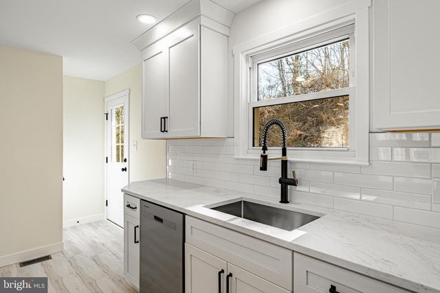 231 LAUREL BRIDGE RD, Landenberg, PA 19350